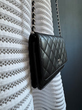 Lade das Bild in den Galerie-Viewer, CHANEL WOC