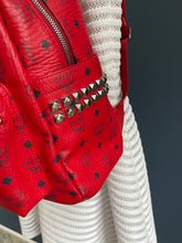 Lade das Bild in den Galerie-Viewer, MCM STARK LARGE RUCKSACK