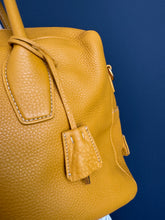 Lade das Bild in den Galerie-Viewer, PRADA BOSTON