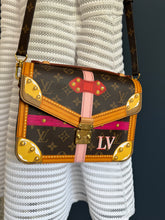 Lade das Bild in den Galerie-Viewer, LOUIS VUITTON MÉTIS SUMMER TRANK