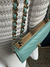 Lade das Bild in den Galerie-Viewer, CHANEL WOC