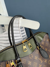 Lade das Bild in den Galerie-Viewer, LOUIS VUITTON TUILERIES