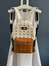 Lade das Bild in den Galerie-Viewer, MCM RUCKSACK MEDIUM