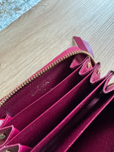 Lade das Bild in den Galerie-Viewer, LOUIS VUITTON ZIPPY MULTICARTS