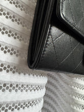 Lade das Bild in den Galerie-Viewer, CHANEL WOC MIT PERLEN