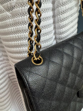 Lade das Bild in den Galerie-Viewer, CHANEL DOUBLE FLAP JUMBO