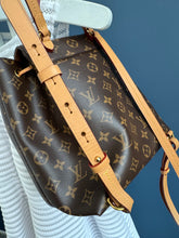 Lade das Bild in den Galerie-Viewer, LOUIS VUITTON MONTSOURIS PM