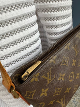 Lade das Bild in den Galerie-Viewer, LOUIS VUITTON TROTTRUR