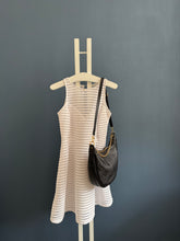 Lade das Bild in den Galerie-Viewer, LOUIS VUITTON LOOP HOBO EMPREINTE