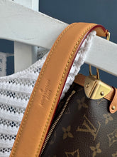 Lade das Bild in den Galerie-Viewer, LOUIS VUITTON SIDE TRUNK PM