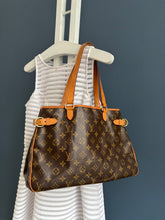 Lade das Bild in den Galerie-Viewer, LOUIS VUITTON BATIGNOLLES