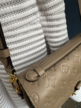 Lade das Bild in den Galerie-Viewer, LOUIS VUITTON MÉTIS EMPREINTE