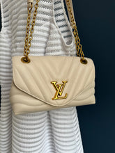 Lade das Bild in den Galerie-Viewer, LOUIS VUITTON NEW WAVE CHAIN