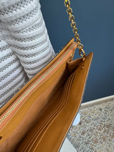 Lade das Bild in den Galerie-Viewer, MCM CLUTCH