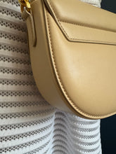 Lade das Bild in den Galerie-Viewer, MCM TRAVIA CROSSBODY BAG