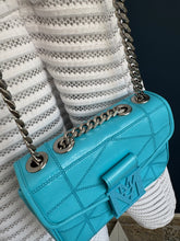 Lade das Bild in den Galerie-Viewer, MCM TRAVIA BAG