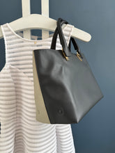 Lade das Bild in den Galerie-Viewer, CHLOÉ BAYLEE