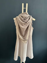 Lade das Bild in den Galerie-Viewer, LOUIS VUITTON MONOGRAM TUCH