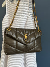 Lade das Bild in den Galerie-Viewer, YSL PUFFER