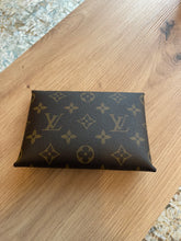 Lade das Bild in den Galerie-Viewer, LOUIS VUITTON KIRIGAMI POCHETTE