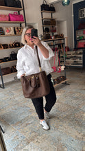 Lade das Bild in den Galerie-Viewer, PRADA VITELLO DAINO SHOPPER