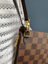 Lade das Bild in den Galerie-Viewer, LOUIS VUITTON CLUTCH