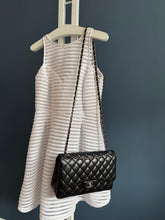 Lade das Bild in den Galerie-Viewer, CHANEL DOUBLE FLAP JUMBO