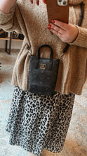 Lade das Bild in den Galerie-Viewer, MCM AREN BAG