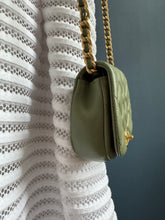Lade das Bild in den Galerie-Viewer, CHANEL COCO MAIL MINI CLUTCH