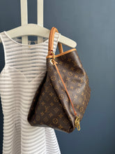 Lade das Bild in den Galerie-Viewer, LOUIS VUITTON ARTSY MM