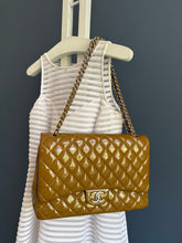 Lade das Bild in den Galerie-Viewer, CHANEL MAXI DOUBLE FLAP