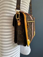 Lade das Bild in den Galerie-Viewer, LOUIS VUITTON MÉTIS SUMMER TRANK