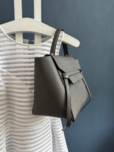 Lade das Bild in den Galerie-Viewer, CÉLINE BELT MEDIUM