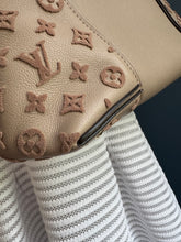 Lade das Bild in den Galerie-Viewer, LOUIS VUITTON W TOTE