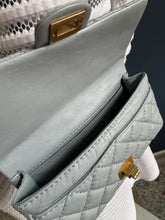 Lade das Bild in den Galerie-Viewer, CHANEL 2.55 GÜRTELTASCHE