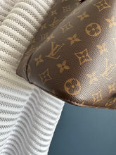 Lade das Bild in den Galerie-Viewer, LOUIS VUITTON NÉONOÉ