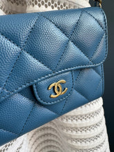 Lade das Bild in den Galerie-Viewer, CHANEL MINI WOC