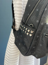 Lade das Bild in den Galerie-Viewer, MCM STARK MEDIUM RUCKSACK