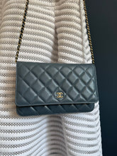 Lade das Bild in den Galerie-Viewer, CHANEL WOC