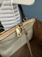 Lade das Bild in den Galerie-Viewer, CHLOÉ BAYLEE