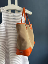 Lade das Bild in den Galerie-Viewer, PRADA CANAPA SHOPPER
