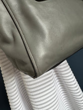 Lade das Bild in den Galerie-Viewer, PRADA BAG