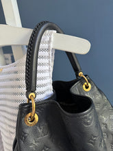 Lade das Bild in den Galerie-Viewer, LOUIS VUITTON ARTSY EMPREINTE