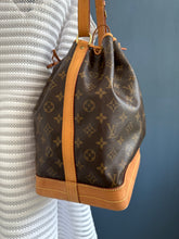 Lade das Bild in den Galerie-Viewer, LOUIS VUITTON NOE GRANDE