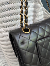 Lade das Bild in den Galerie-Viewer, CHANEL DOUBLE FLAP MEDIUM