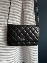 Lade das Bild in den Galerie-Viewer, CHANEL WOC