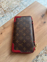 Lade das Bild in den Galerie-Viewer, LOUIS VUITTON RETIRO DAILY ZIPPY