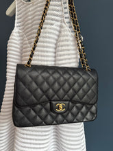 Lade das Bild in den Galerie-Viewer, CHANEL DOUBLE FLAP JUMBO