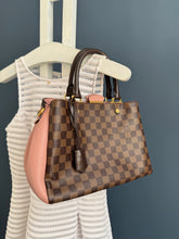 Lade das Bild in den Galerie-Viewer, LOUIS VUITTON BRITTANY