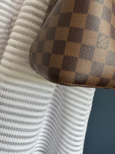 Lade das Bild in den Galerie-Viewer, LOUIS VUITTON NÉONOÉ SAFRAN